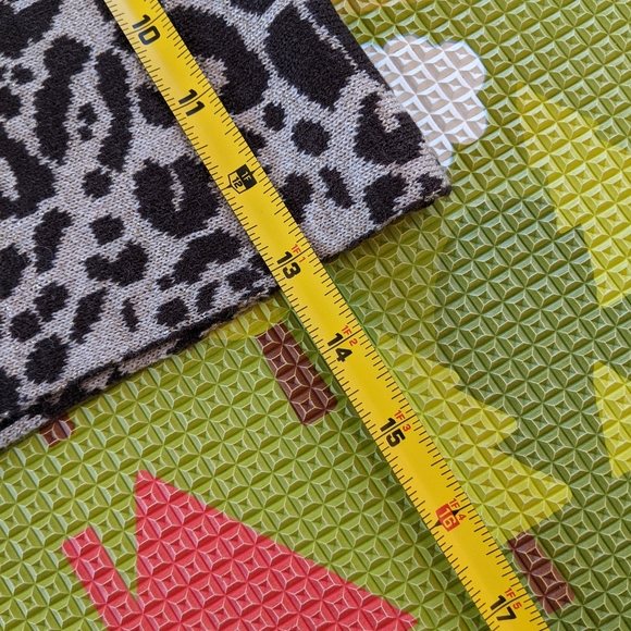 Calvin Klein Leopard Infinity Scarf - Picture 10 of 12